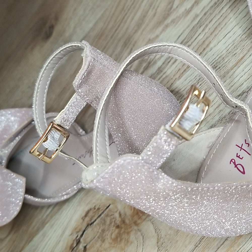 Betsey Johnson Nobel Ballet Champagne Shimmer Ankle Strap Flats Girls 13 - Picture 7 of 10